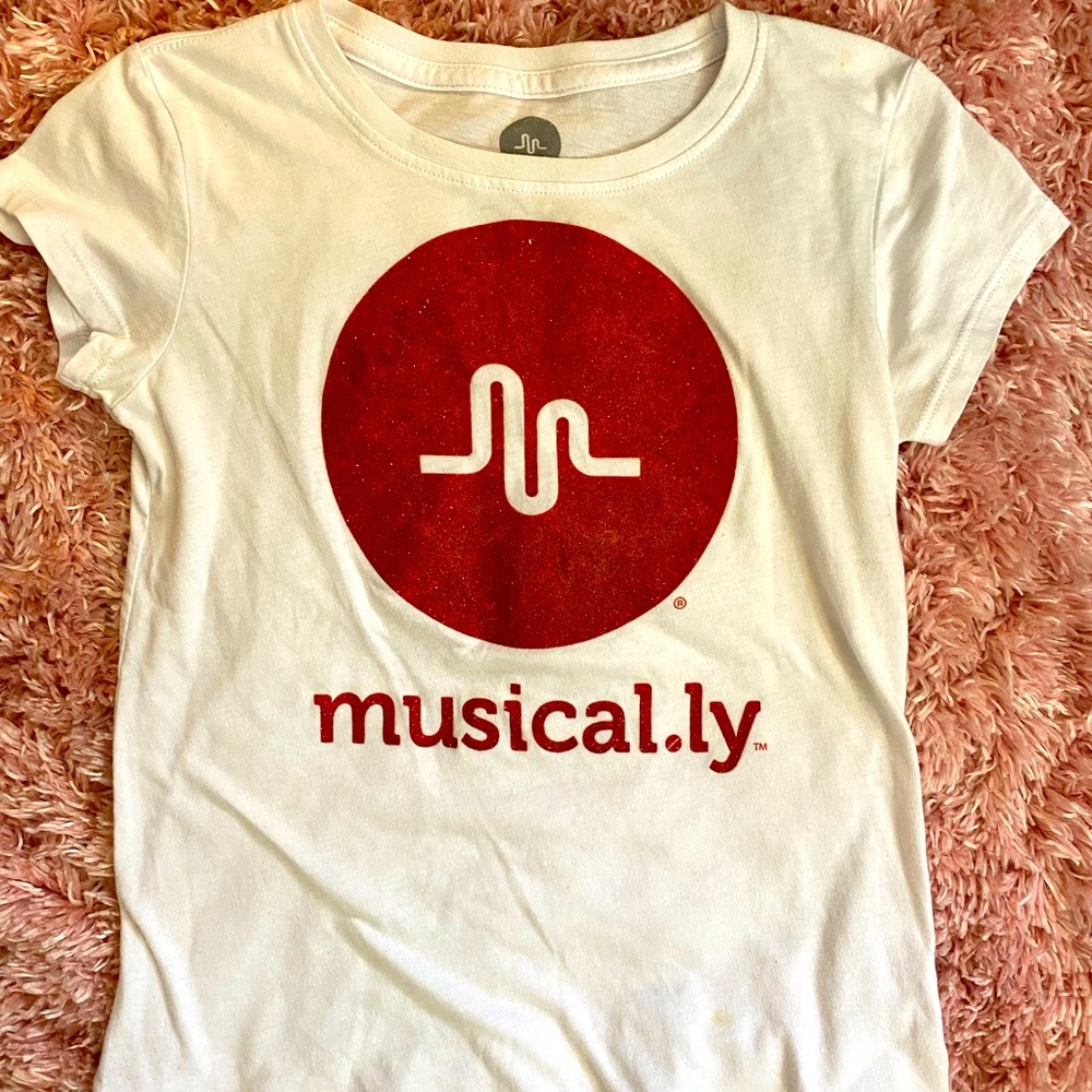 Musical.ly girls T-Shirt size 7/8